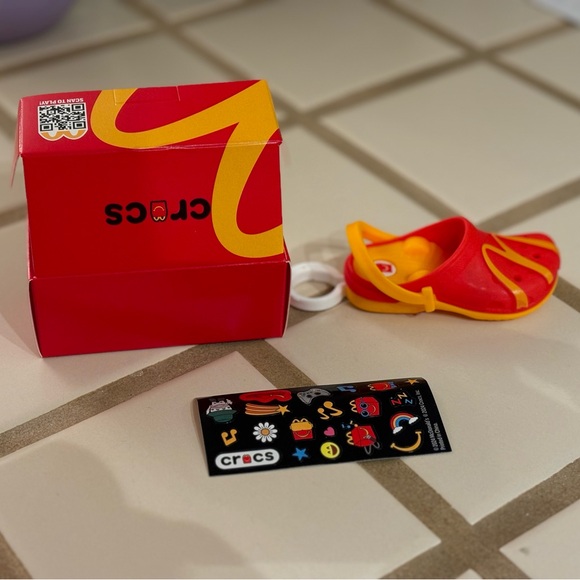 Mini Crocs #4 “Golden Arches” McDonalds toy - Picture 2 of 5